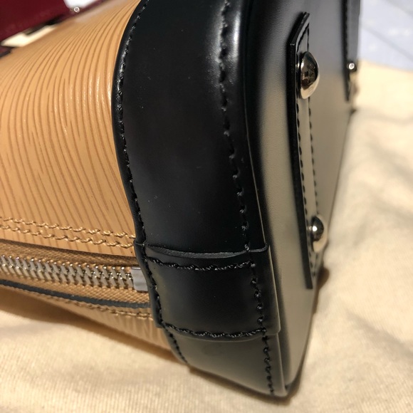 Louis Vuitton Alma BB - Picture 9 of 13